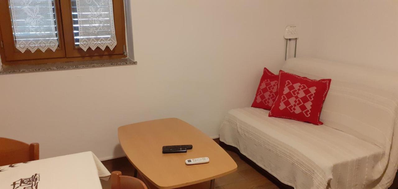 Kelk Loznati Apartman Kültér fotó